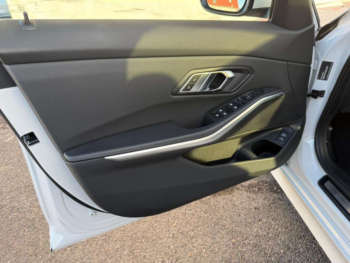 BMW 320 – Bild 32 von 33
