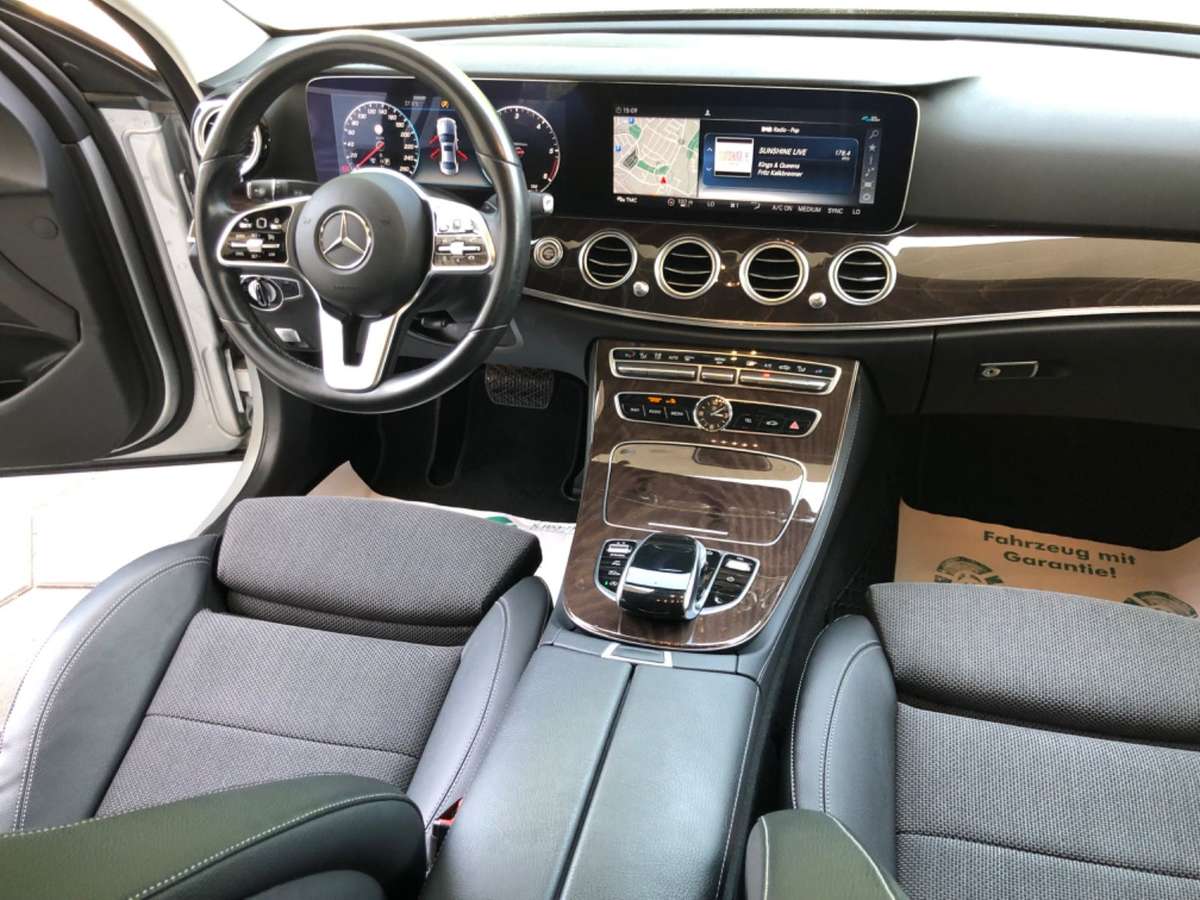 Mercedes-Benz E 300 – Bild 2 von 14