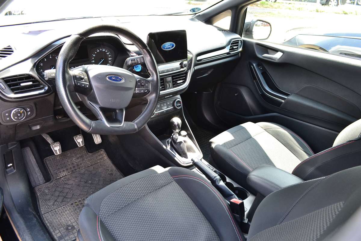 Ford Fiesta – Bild 2 von 17
