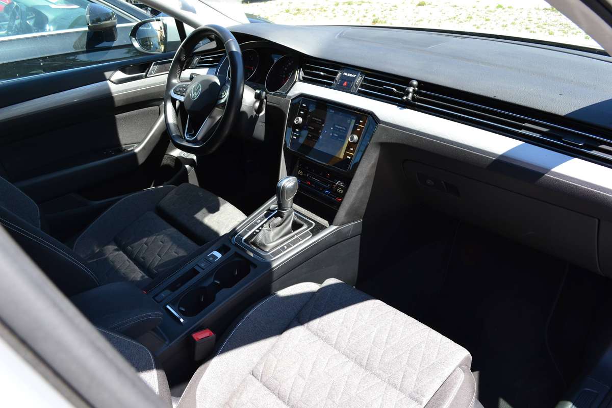Volkswagen Passat Variant – Bild 17 von 19