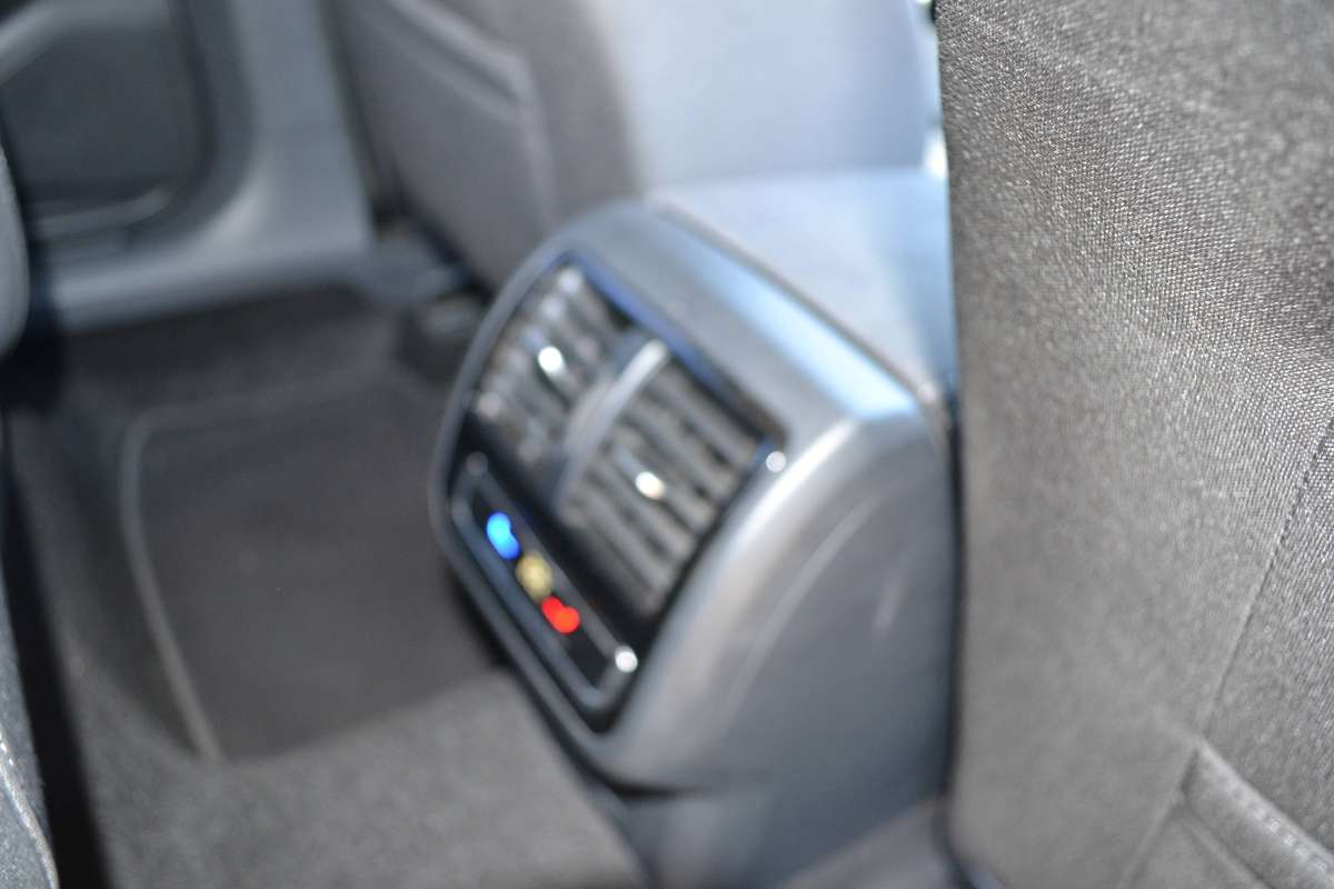 Volkswagen Passat Variant – Bild 18 von 19